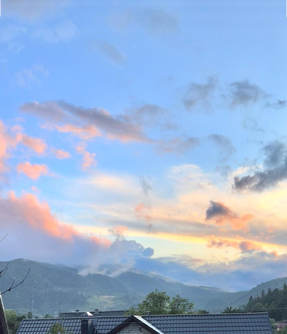 Садиба Between Mountains Mizhhirya  Dış mekan fotoğraf